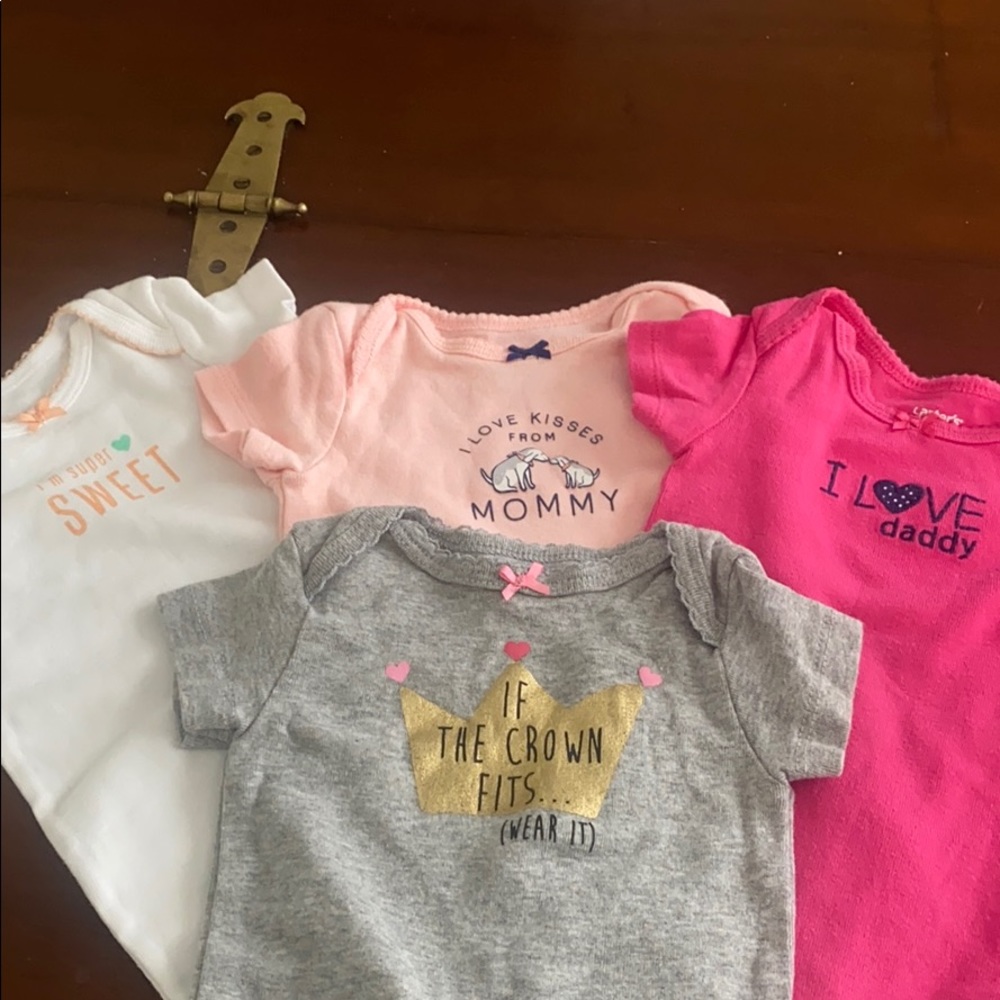 Assorted onesies - Picture 2 of 2